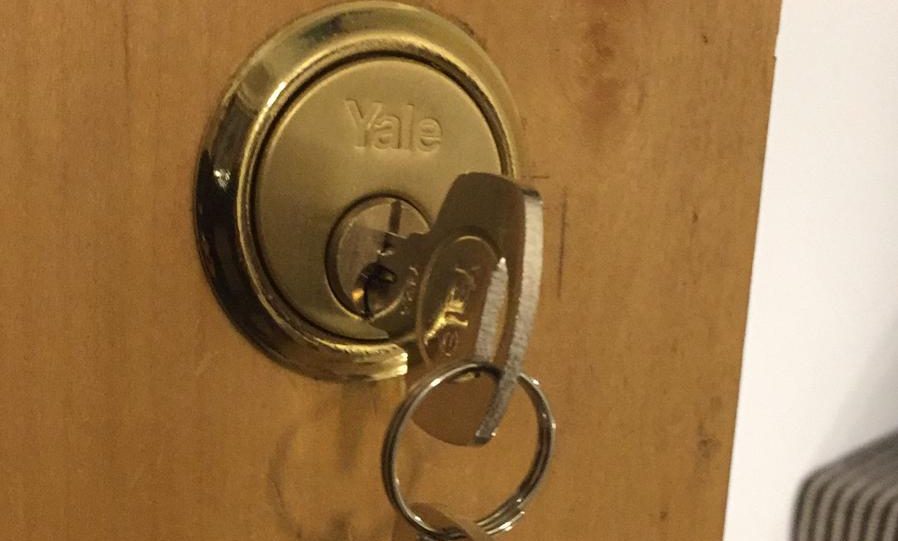 W1 Locksmith new-yale-lock-emergency-lock-change.jpg